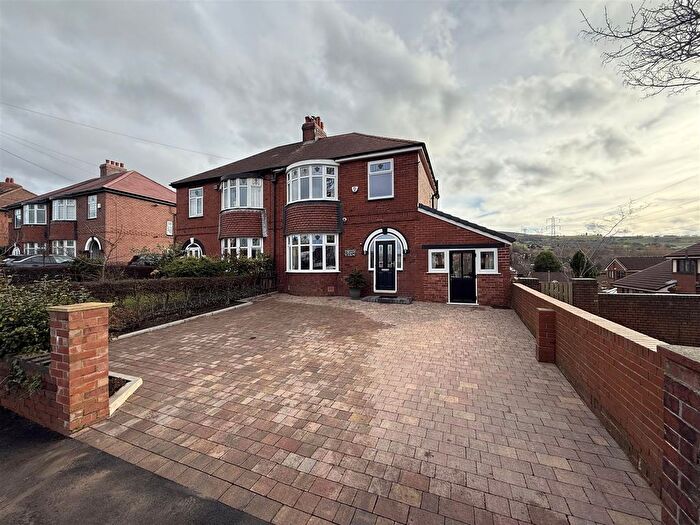 4 Bedroom Semi Detached House For Sale In Huddersfield Road, Stalybridge, SK15