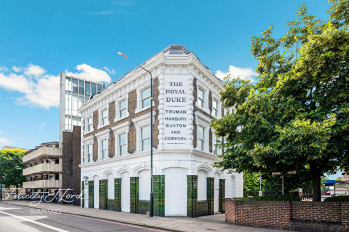 2 Bedroom Flat For Sale In Commercial Road, London, E1