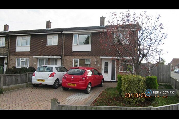 3 Bedroom Semi Detached House To Rent In Bourne Avenue, Basildon, SS15