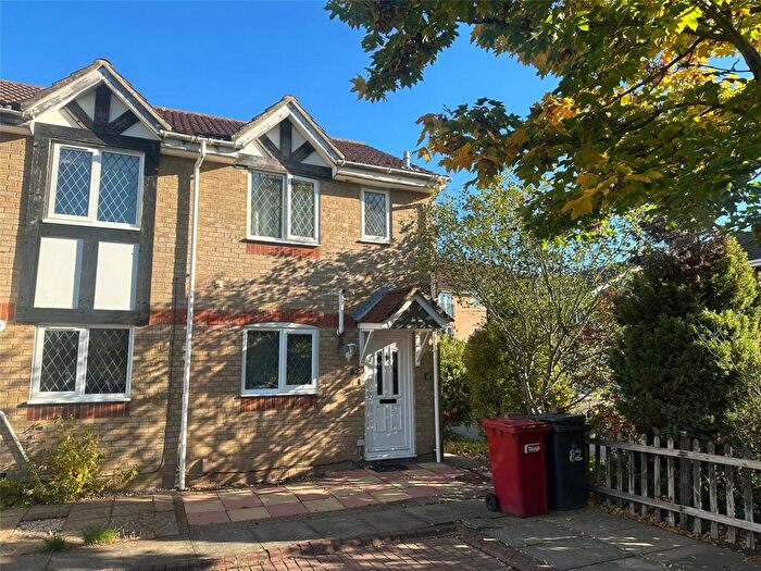 2 Bedroom End Of Terrace House To Rent In Maplin Park, Slough, Berkshire, SL3