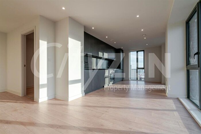 2 Bedroom Flat To Rent In Waterhouse Gardens, Dutton Street, Manchester, M3