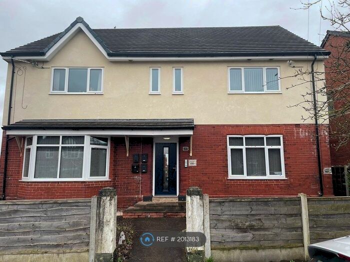 1 Bedroom Flat To Rent In Dialstone Lane, Stockport, SK2