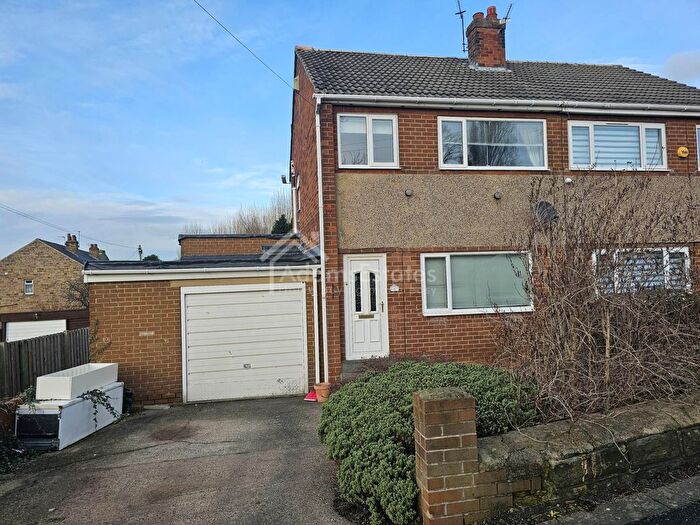 3 Bedroom Semi Detached House To Rent In Woodlands Lane, Dewsbury, WF13