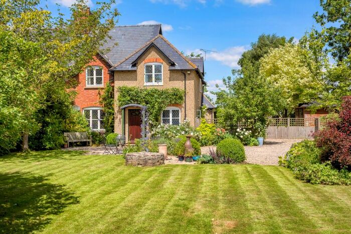 4 Bedroom Semi-Detached House To Rent In Castle Hill, Down Ampney, SN6