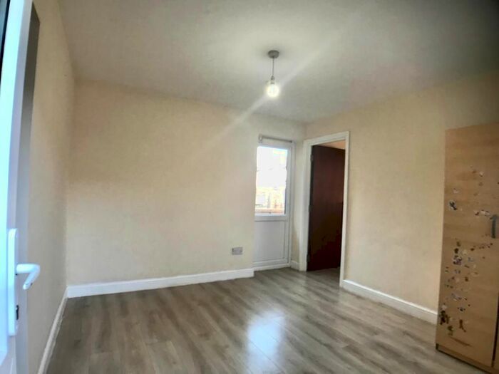 1 Bedroom Flat To Rent In Lancaster Road, Southall UB1