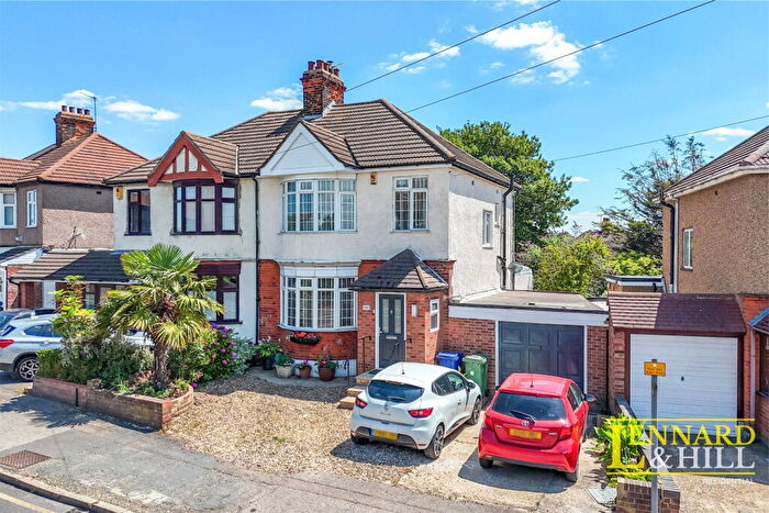 3 Bedroom Semi-Detached House For Sale In Southend Road, Grays, RM17