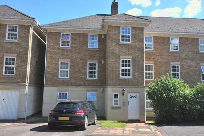 2 Bedroom Flat To Rent In Scholars Court, Northampton, NN1