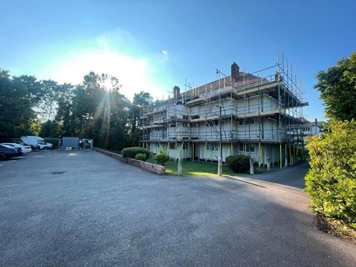 2 Bedroom Flat To Rent In Buckingham Court, Watford Way, NW4