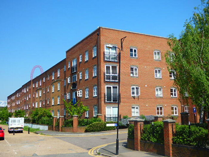 1 Bedroom Flat To Rent In Otter Close, Stratford, London, E15