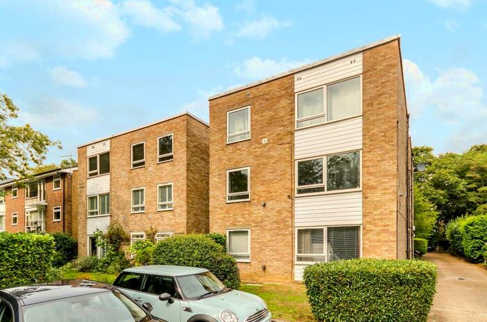 2 Bedroom Flat To Rent In The Avenue, Oaklands, BR3