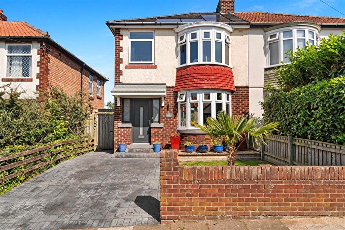 3 Bedroom Semi Detached House For Sale In Broomhill Gardens, Hartlepool, TS26