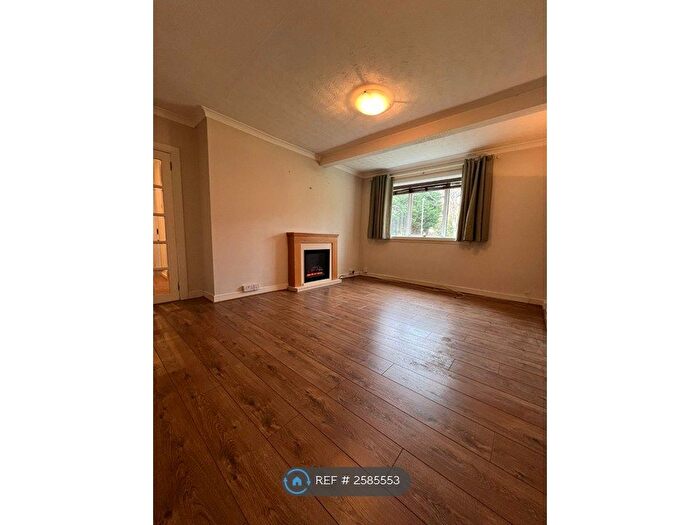 2 Bedroom Flat To Rent In Shepherd Place, Aberdeen, AB12