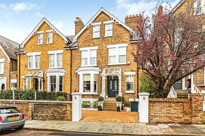 5 Bedroom Terraced House To Rent In Montague Road, Richmond, Surrey, TW10