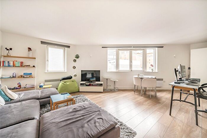 2 Bedroom Flat To Rent In Plumbers Row, London, E1