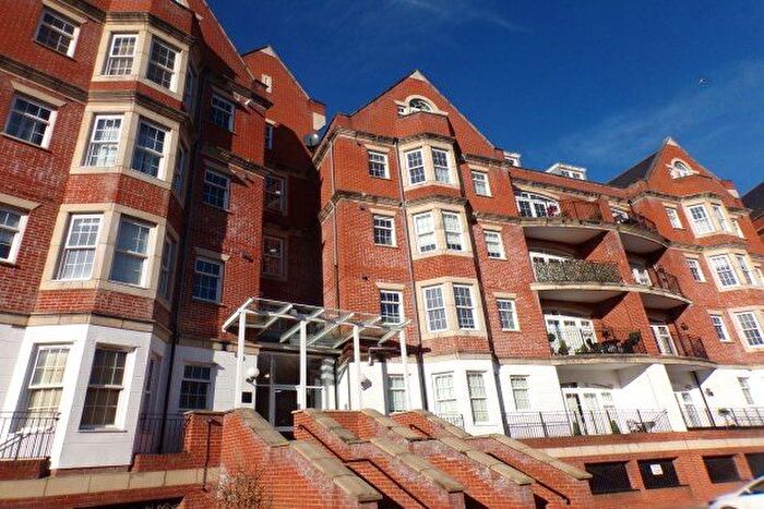 2 Bedroom Flat To Rent In Fisher Court, Brentwood, CM14