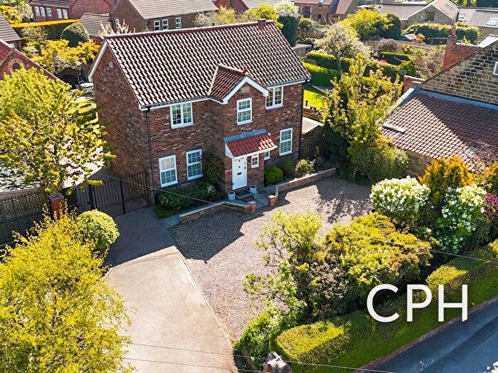 3 Bedroom Detached House For Sale In Scalby Road, Scalby, YO13