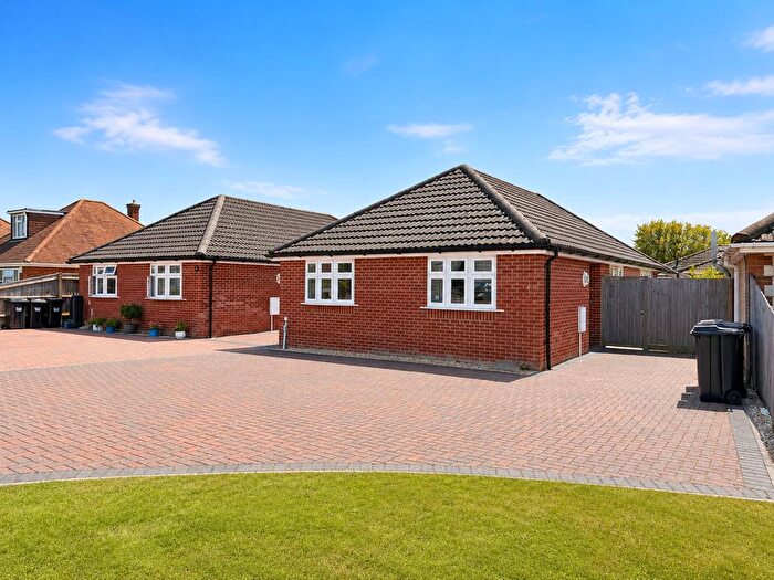 3 Bedroom Detached Bungalow For Sale In Holbury Drove, Holbury, Southampton, SO45