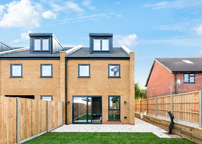 4 Bedroom Terraced House For Sale In Rowan Road, Streatham, SW16