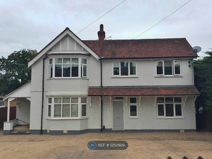 2 Bedroom Flat To Rent In Fleet Road, Fleet GU51