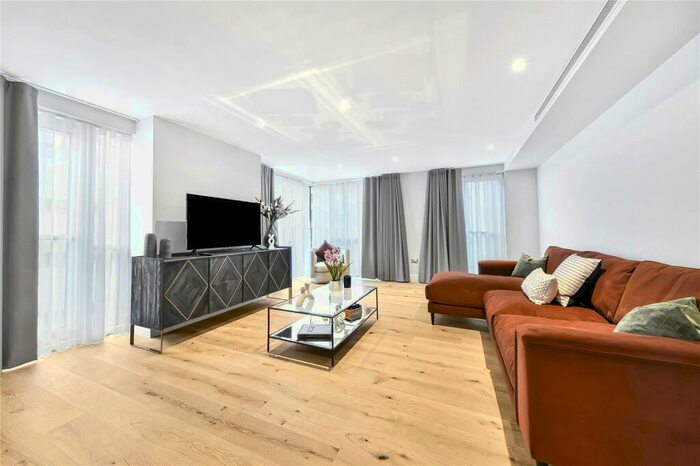 3 Bedroom Apartment To Rent In Baker Street, London, NW1