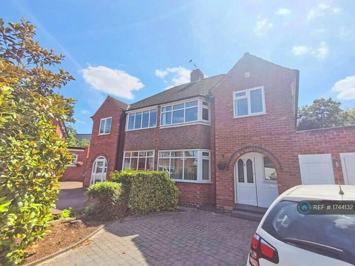4 Bedroom Semi-Detached House To Rent In Bonner Drive, Sutton Coldfield, B76