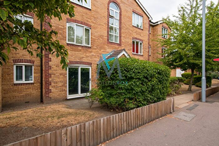 2 Bedroom Flat To Rent In Billet Road, Walthamstow, London, Greater London, E17