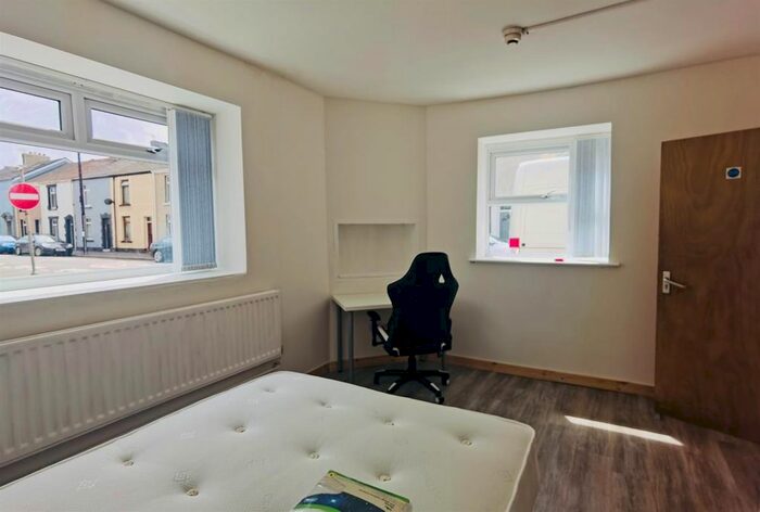 4 Bedroom Terraced House To Rent In Spring Terrace, Swansea, SA1