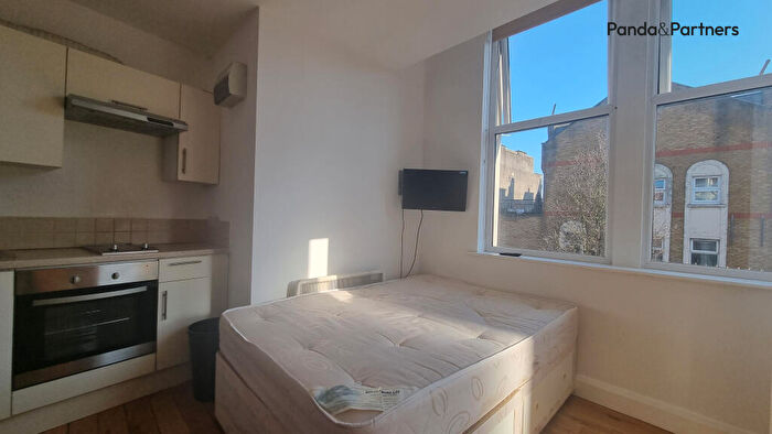 1 Bedroom Flat To Rent In Holloway Road, London, N19