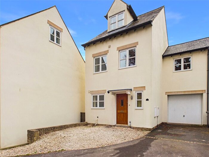 4 Bedroom Link Detached House For Sale In Upfield Close, Paganhill, Stroud, Gloucestershire, GL5