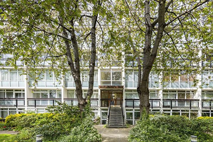 Studio To Rent In Fulham Road, London, SW6