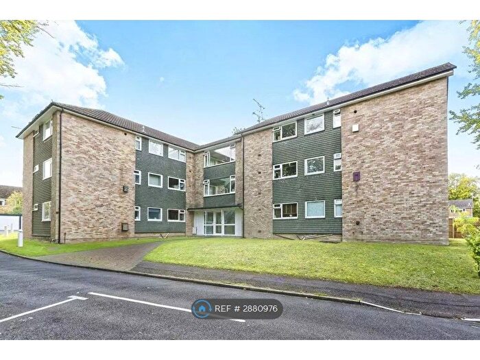 3 Bedroom Flat To Rent In Elvetham Road, Fleet, GU51