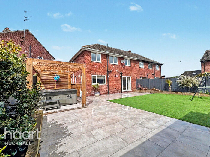 4 Bedroom Semi-Detached House For Sale In Wood Grove, Nottingham, NG14