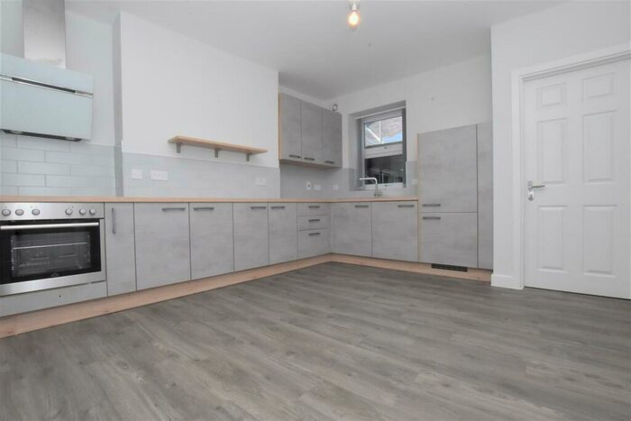 1 Bedroom Flat To Rent In Church Street, Caversham, RG4