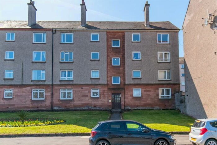2 Bedroom Flat To Rent In Shore Street, Gourock, PA19