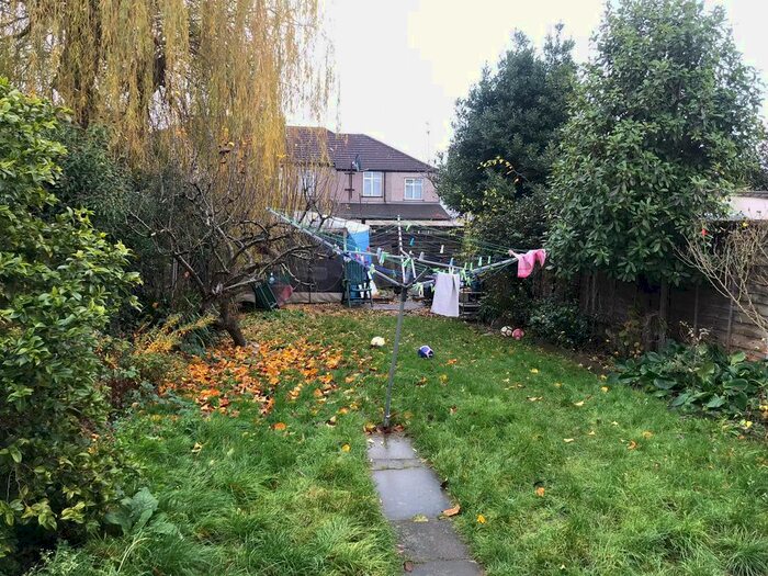 3 Bedroom End Of Terrace House To Rent In Ashton Gardens, Chadwell Heath, RM6