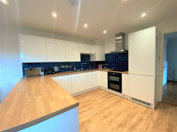 4 Bedroom House To Rent In Norwich Drive, Brighton, BN2