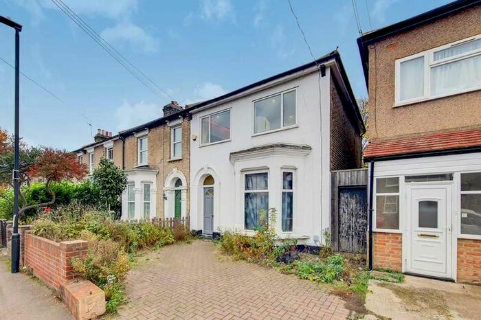 4 Bedroom Terraced House To Rent In Albany Road, Forest Gate, E12