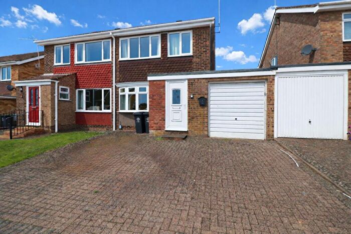 4 Bedroom Semi Detached House For Sale In Linden Avenue, Higham Ferrers, NN10