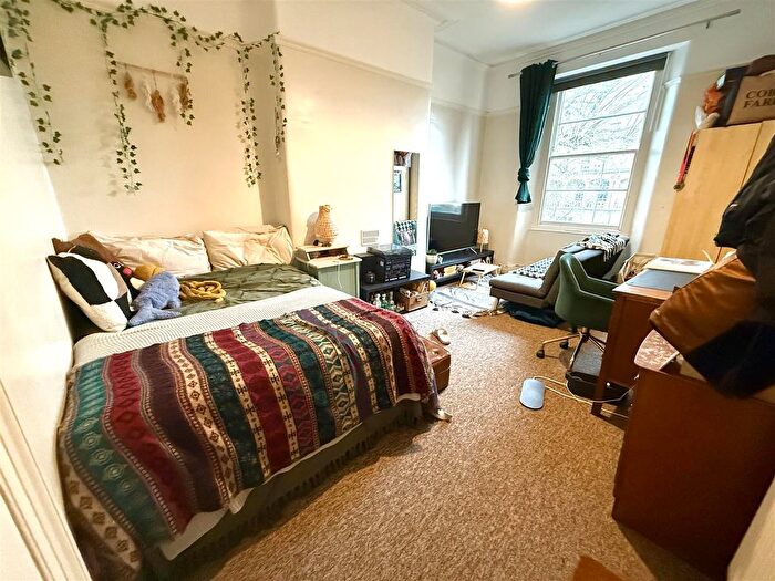 4 Bedroom Flat To Rent In B, Apsley Road, Clifton, BS8