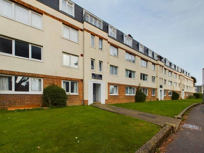 2 Bedroom Flat To Rent In Magdala Road, Cosham, Portsmouth, PO6