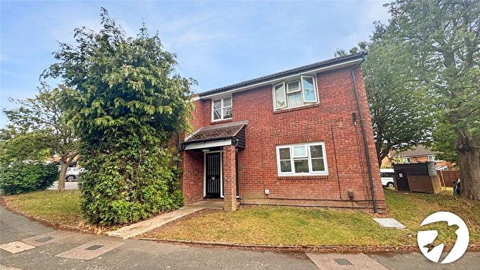 2 Bedroom Flat To Rent In Doveney Close, Orpington, BR5