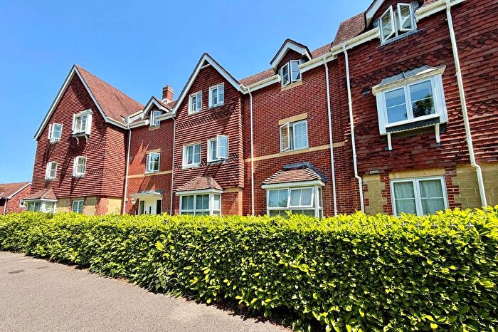 1 Bedroom Flat To Rent In Ottawa Drive, Liphook, Hampshire, GU30