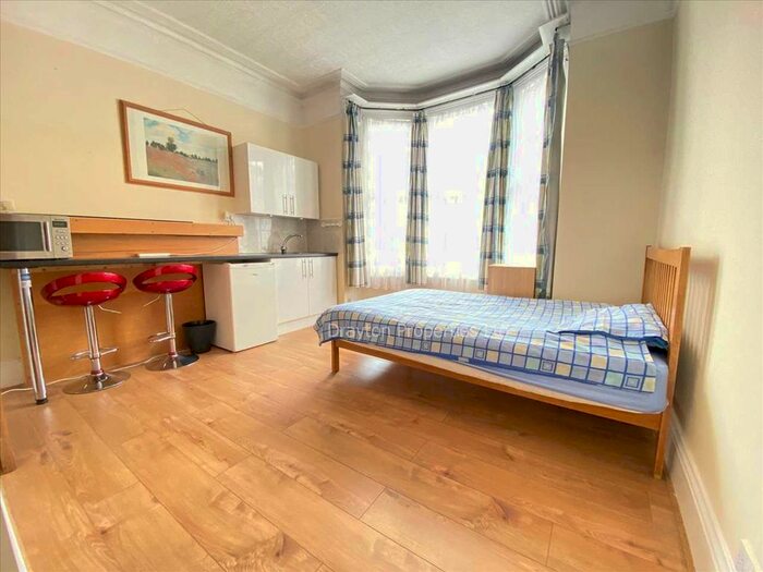 Studio To Rent In Broughton Road, West Ealing, W13