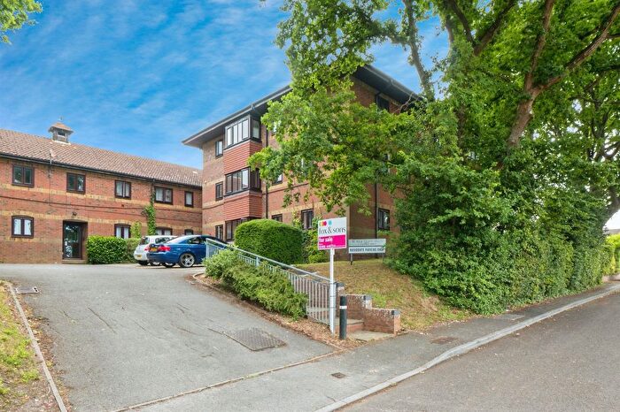 2 Bedroom Flat For Sale In Squires Walk, Southampton, SO19
