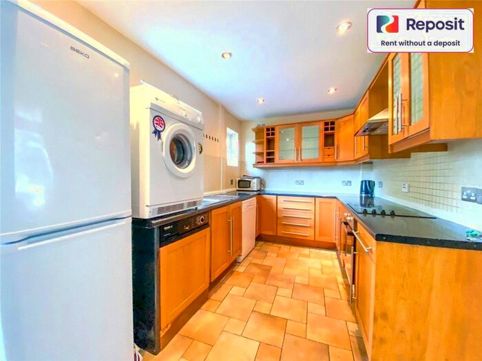 5 Bedroom Semi-Detached House To Rent In The Crescent, Brighton, BN2