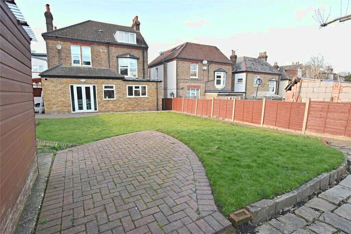 3 Bedroom Maisonette To Rent In Moreton Road, South Croydon CR2