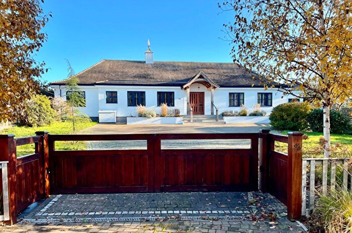 4 Bedroom Detached House For Sale In Belmore Lane, Lymington, SO41