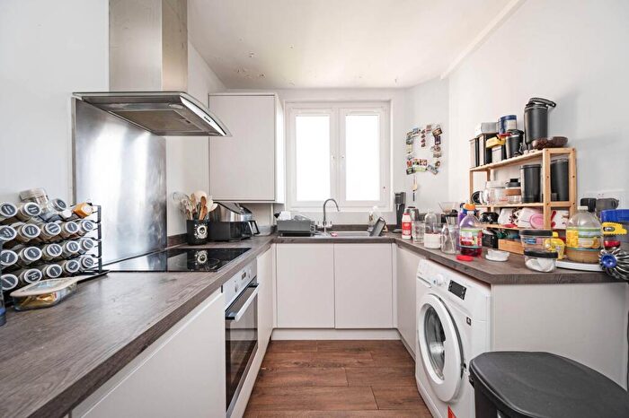 1 Bedroom Flat For Sale In Banister House, Homerton, London, E9