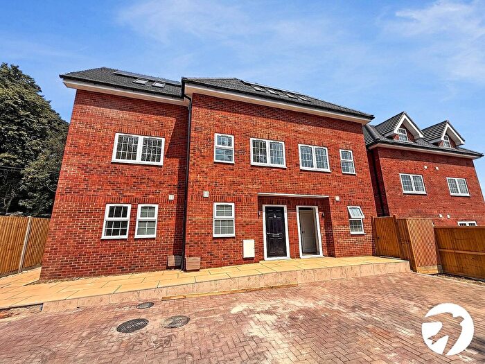 3 Bedroom Semi Detached House To Rent In Eaglesfield Road, London, SE18