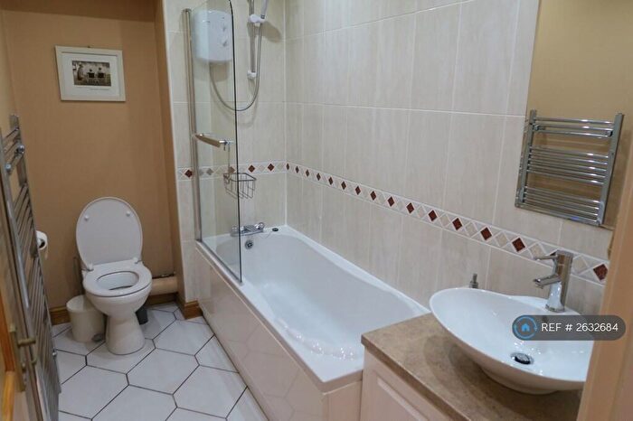 2 Bedroom Flat To Rent In Bon Accord Terrace, Aberdeen, AB11